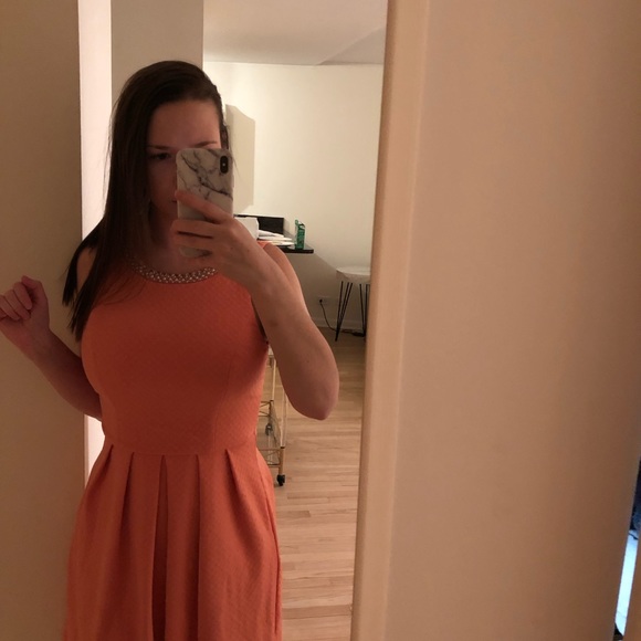 Coral cute dress. - Picture 4 of 6
